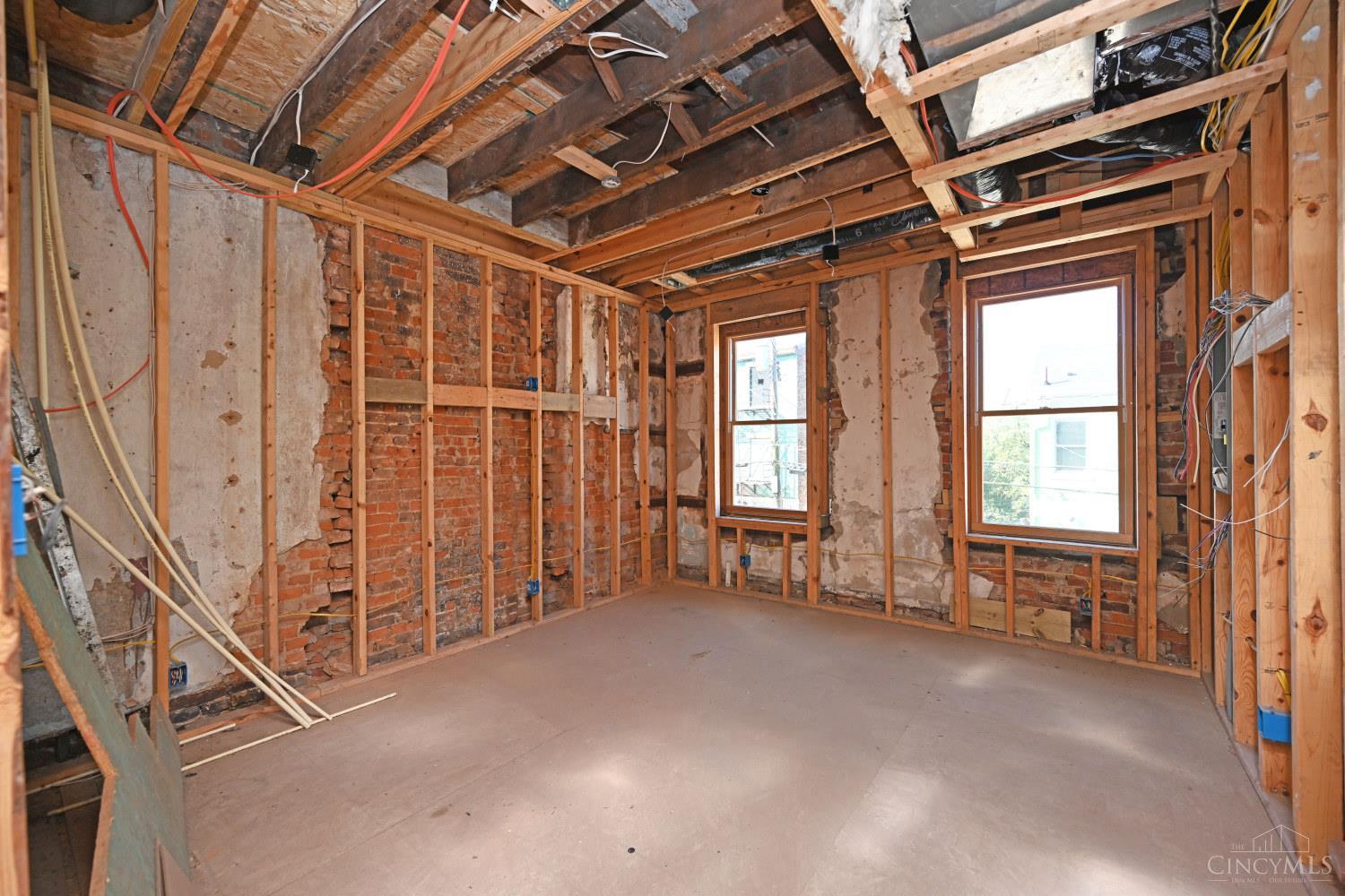E 38 Clifton Avenue Property Photo 11