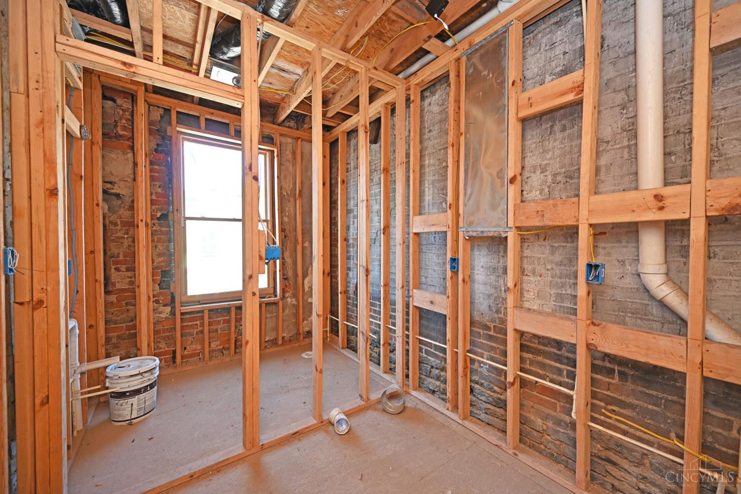 E 38 Clifton Avenue Property Photo 15