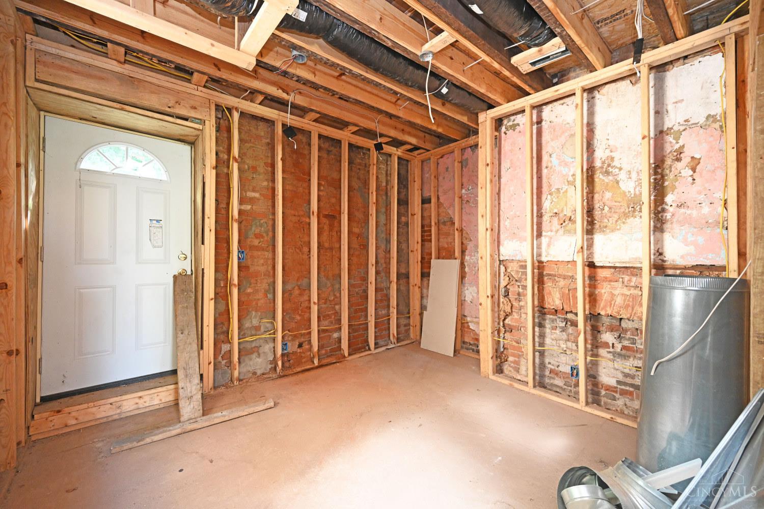 E 38 Clifton Avenue Property Photo 17