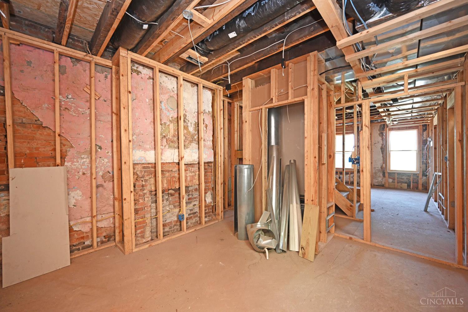 E 38 Clifton Avenue Property Photo 18