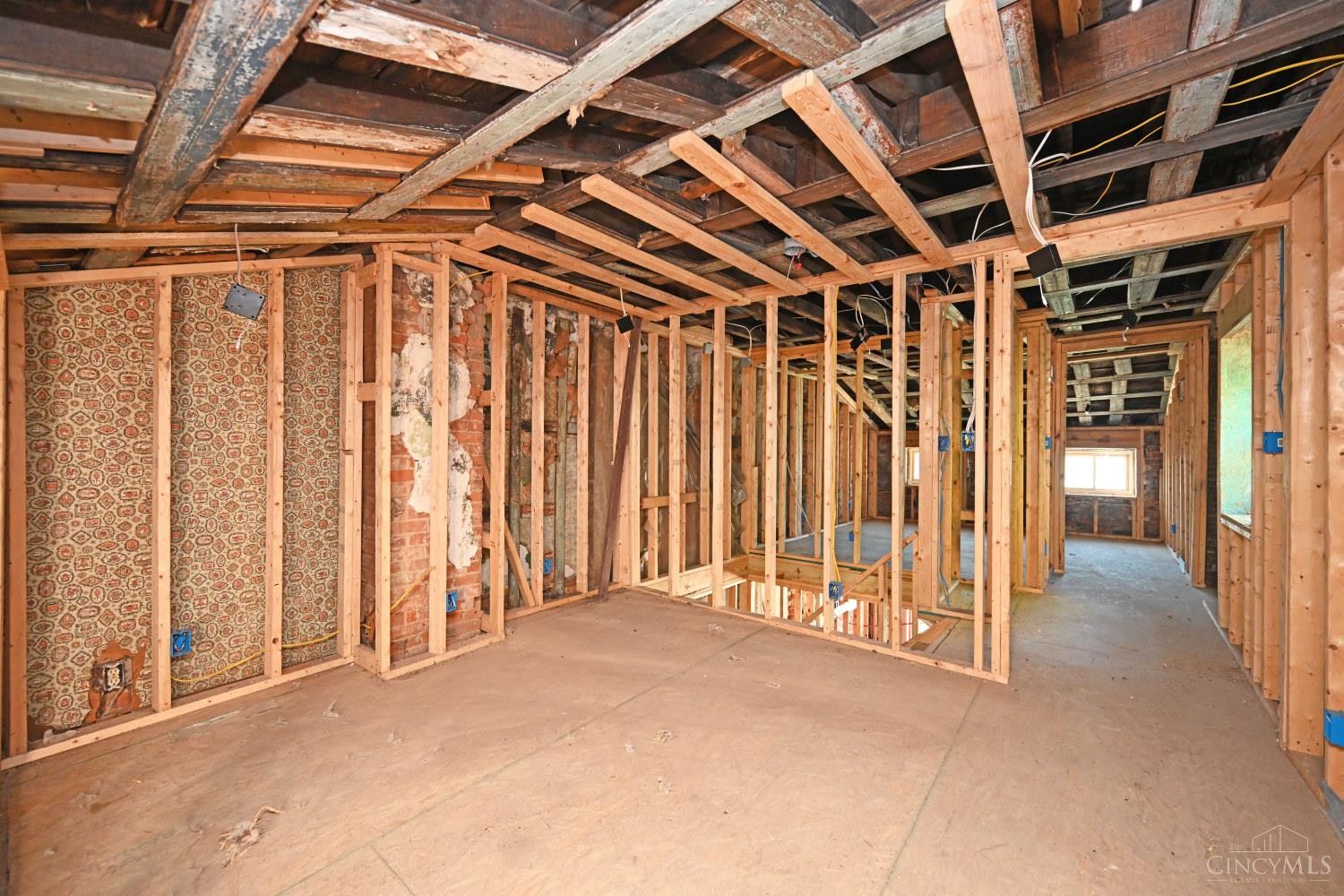 E 38 Clifton Avenue Property Photo 20