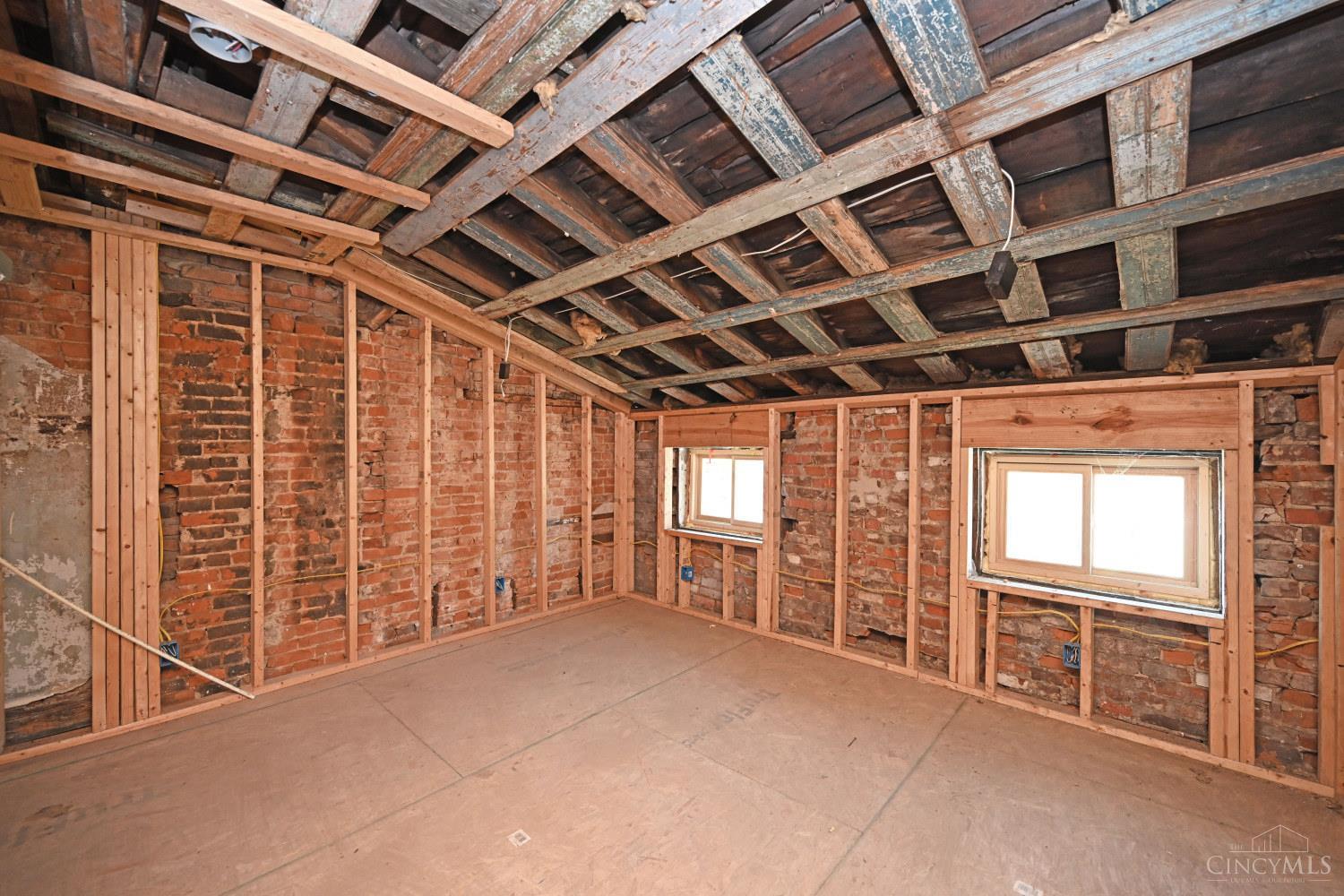 E 38 Clifton Avenue Property Photo 22