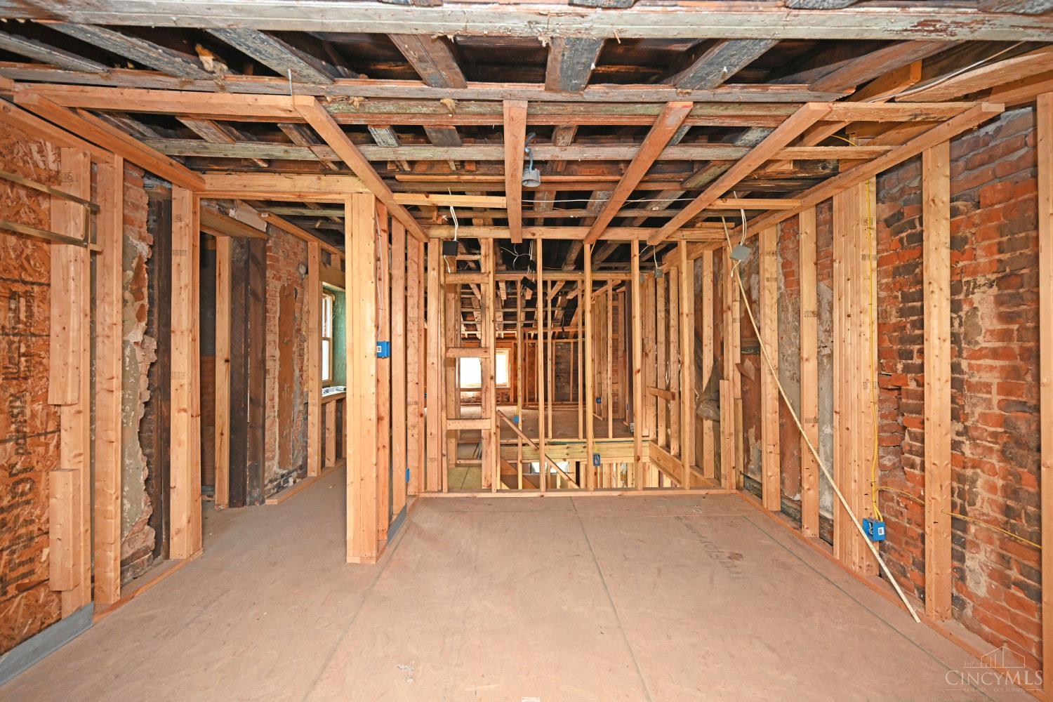 E 38 Clifton Avenue Property Photo 23