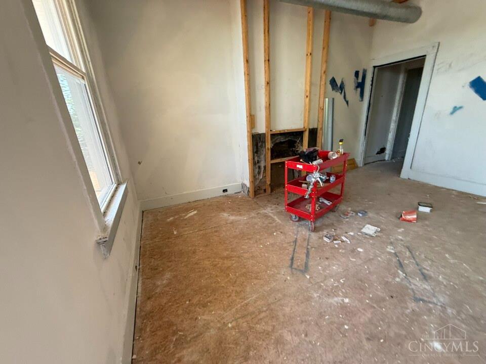 2450 River Road Property Photo 5