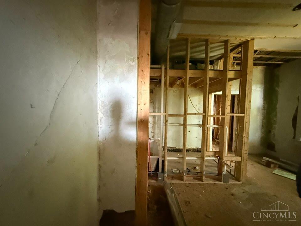 2450 River Road Property Photo 8