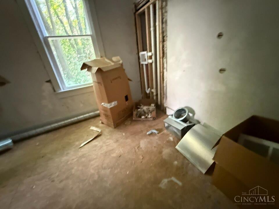 2450 River Road Property Photo 9