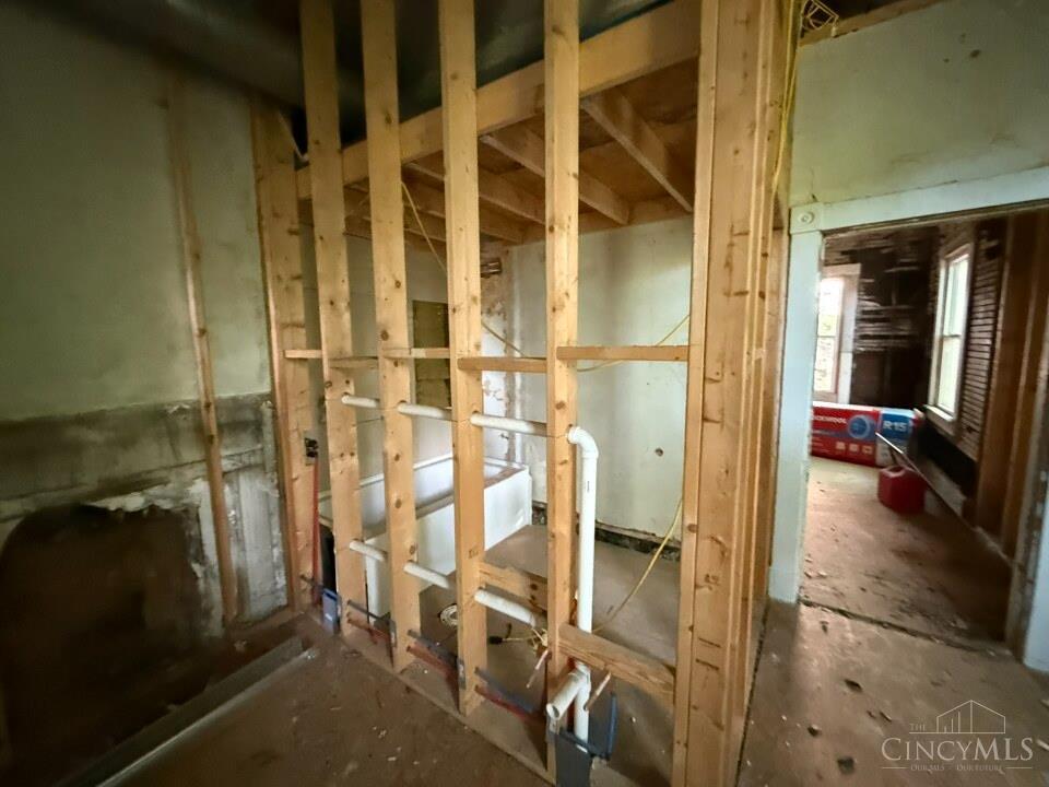 2450 River Road Property Photo 10