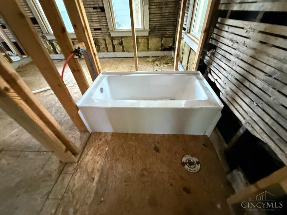 2450 River Road Property Photo 20