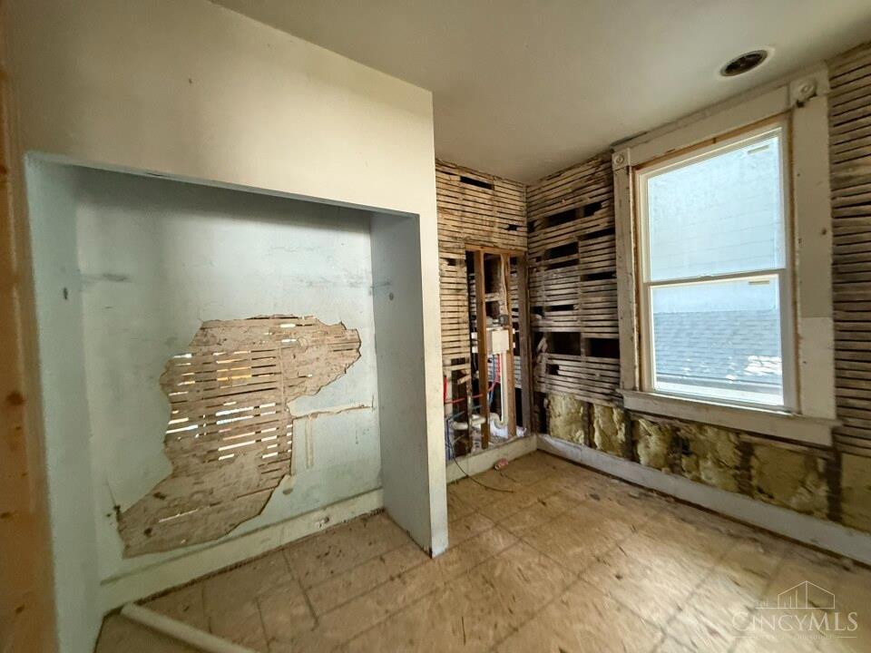 2450 River Road Property Photo 21