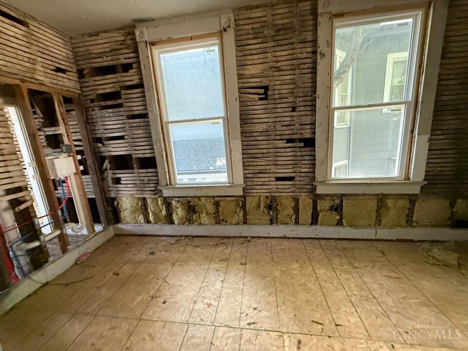 2450 River Road Property Photo 22