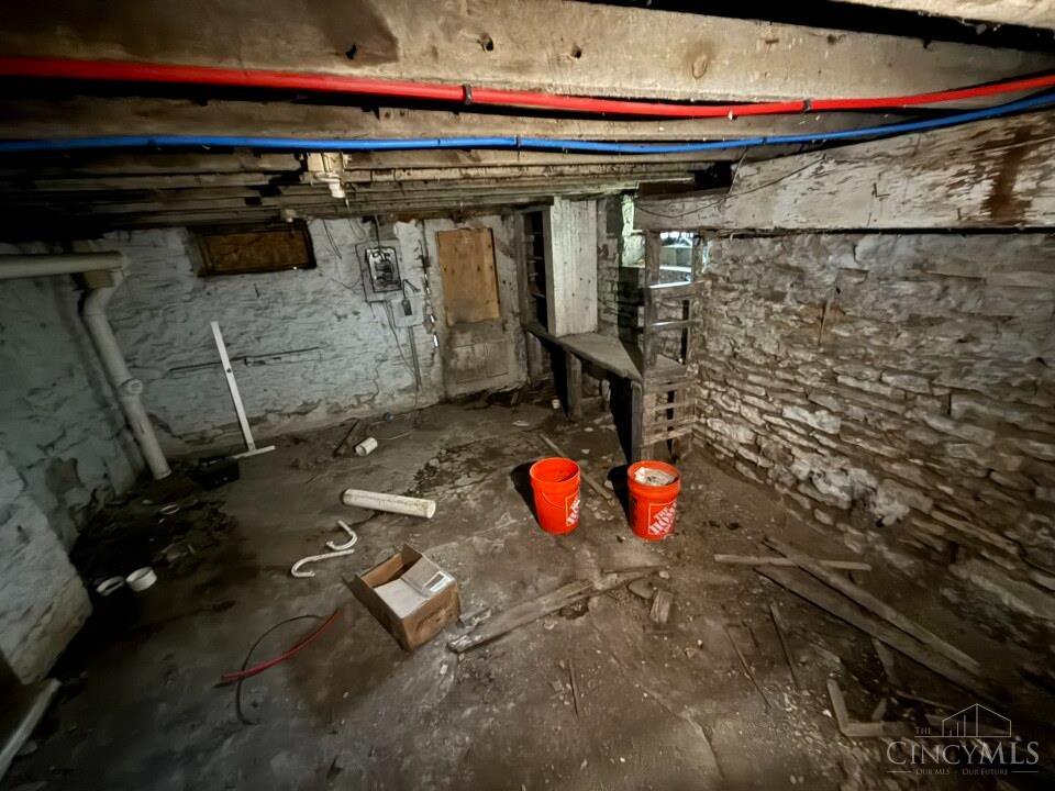 2450 River Road Property Photo 24