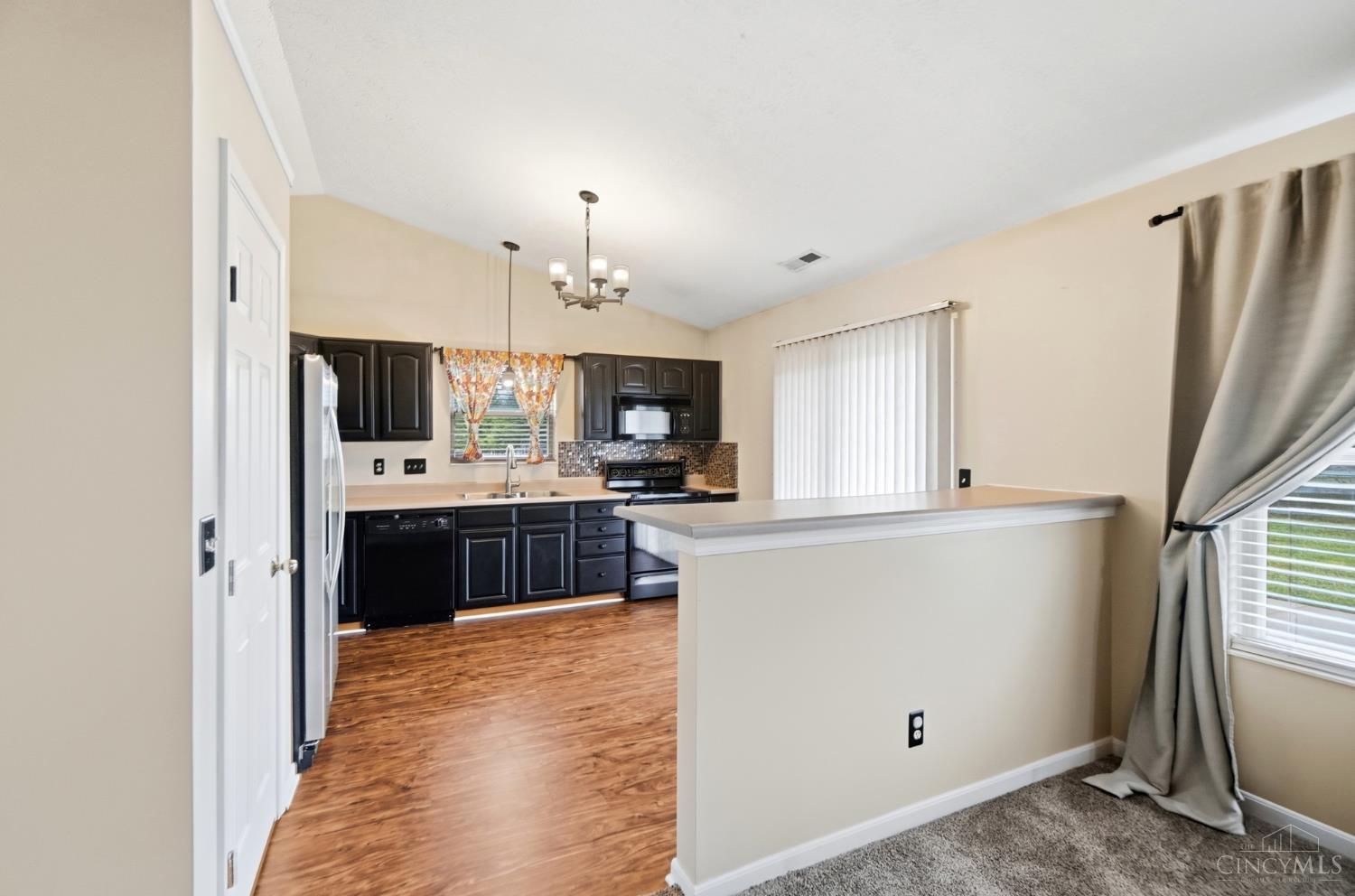2072 Granny Smith Lane Property Photo 4