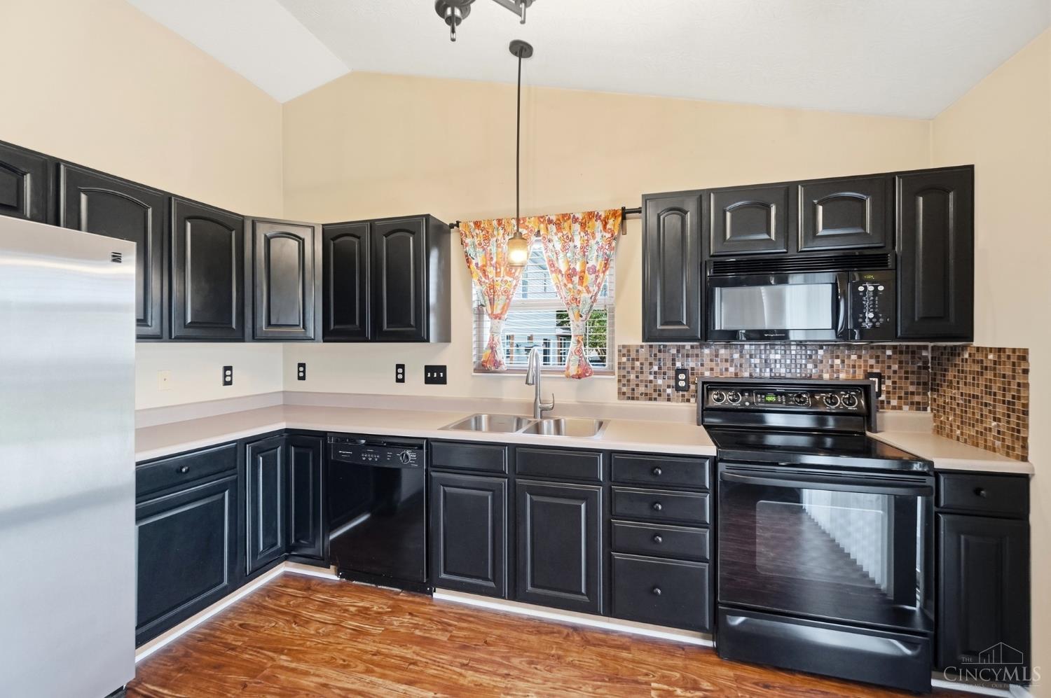 2072 Granny Smith Lane Property Photo 21