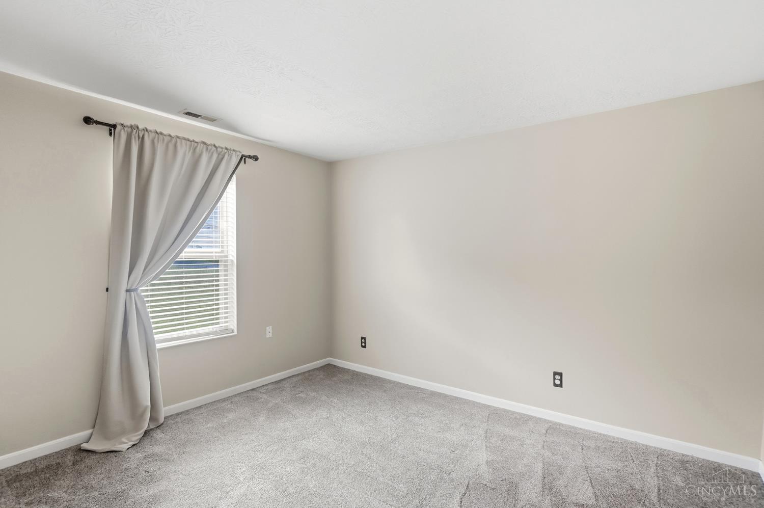 2072 Granny Smith Lane Property Photo 31