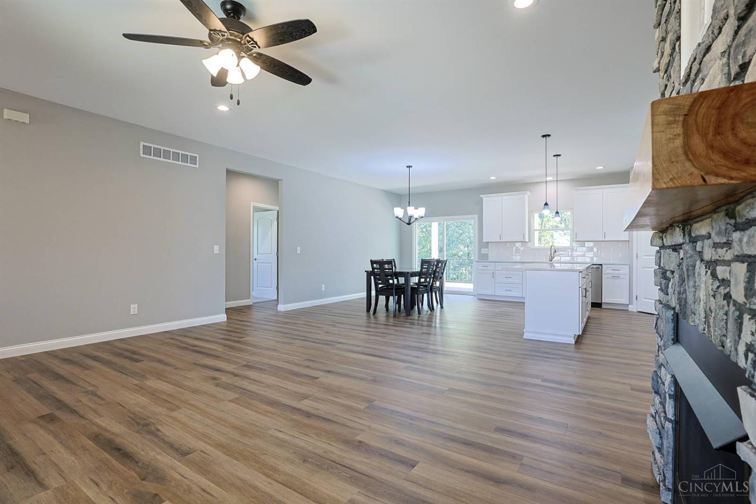 8353 Alice Way Property Photo 7