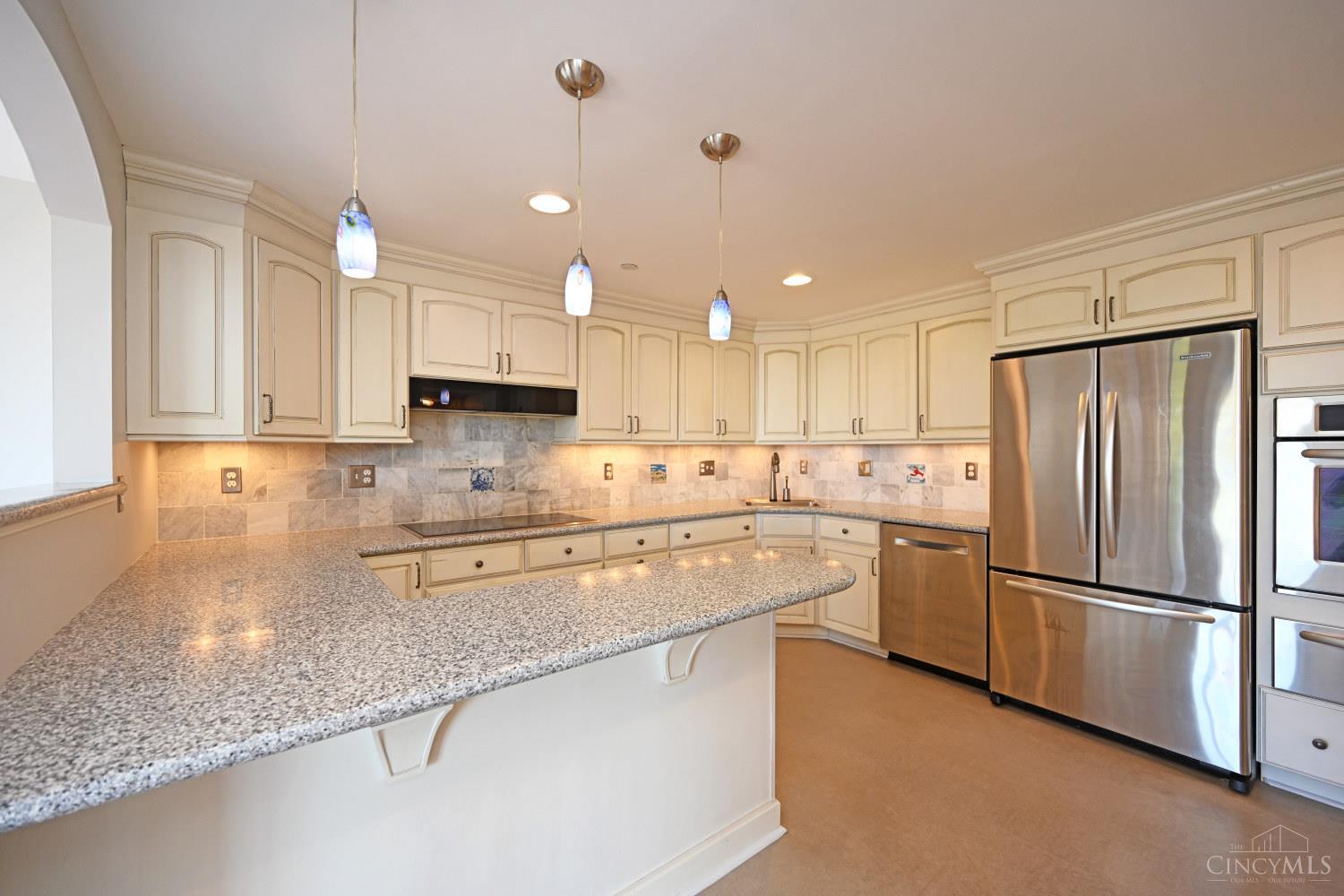 415 Bond Place Property Photo 14