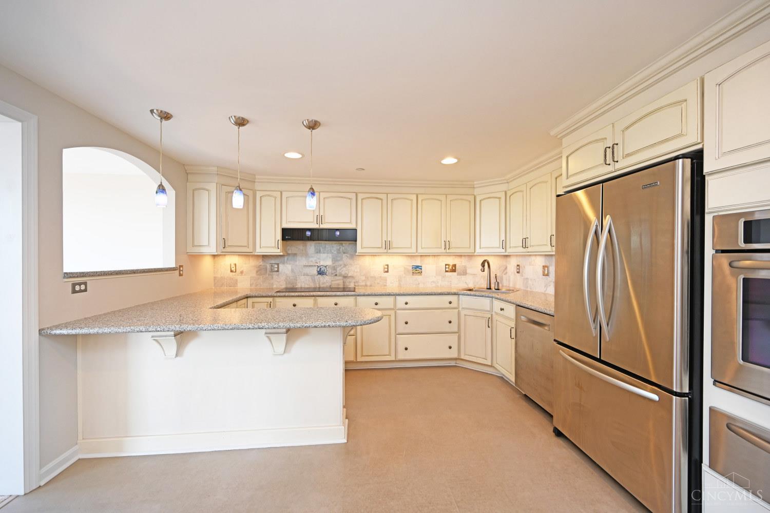 415 Bond Place Property Photo 15