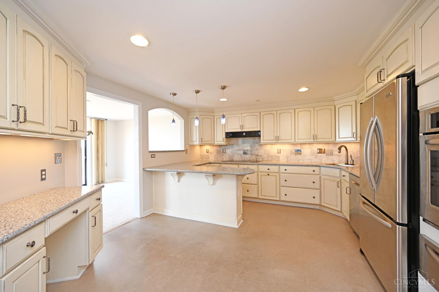 415 Bond Place Property Photo 16