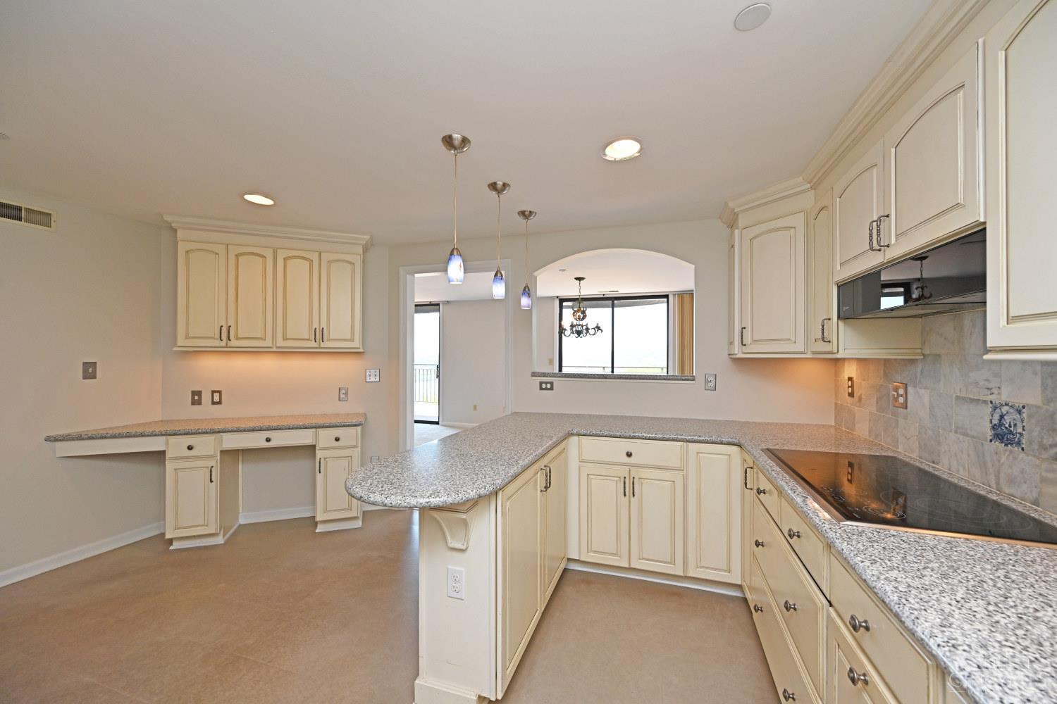 415 Bond Place Property Photo 19