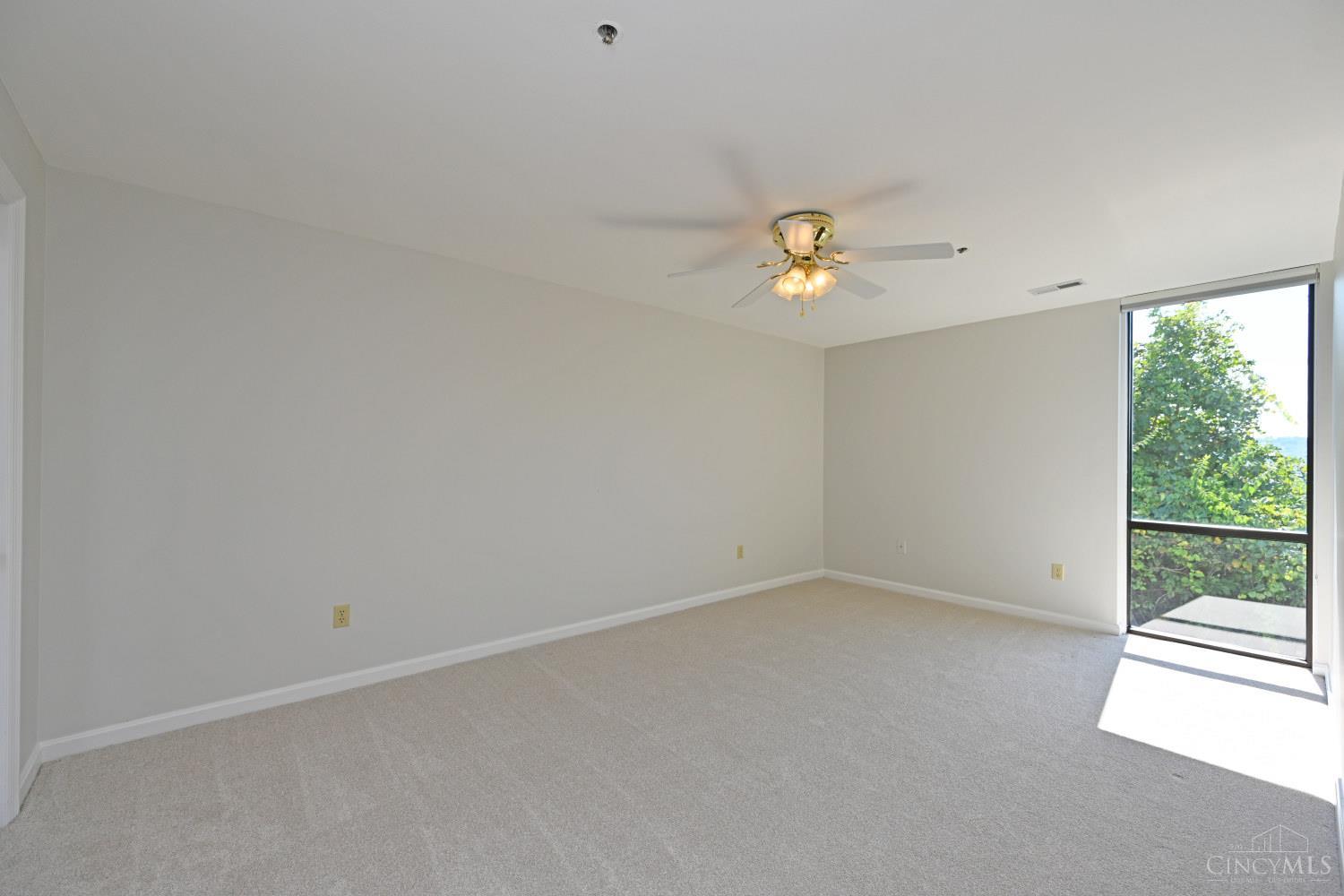 415 Bond Place Property Photo 26