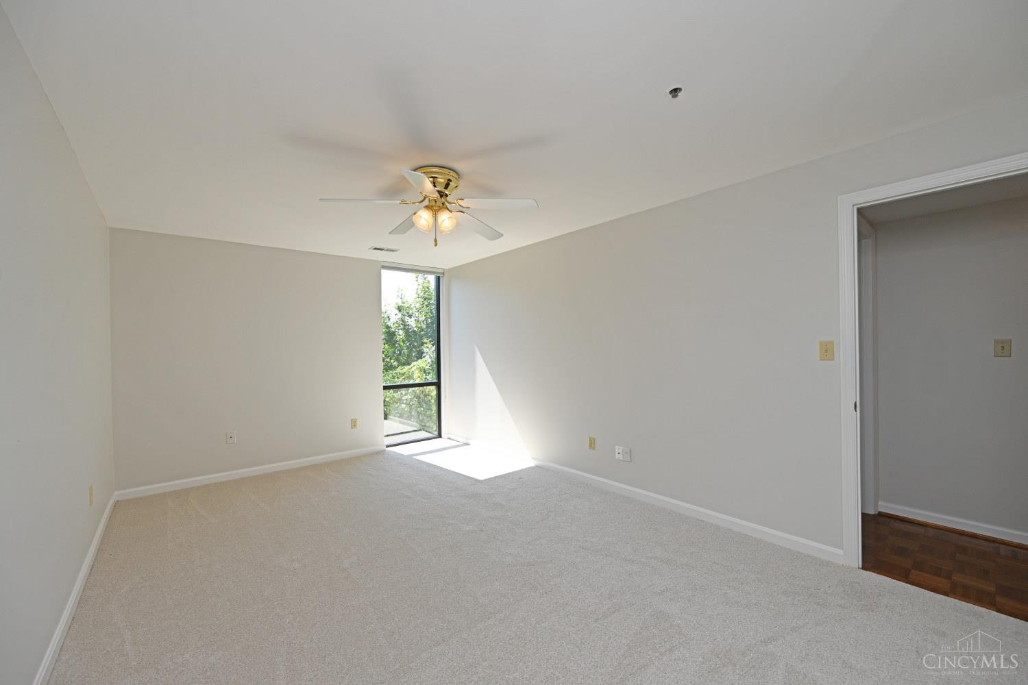 415 Bond Place Property Photo 28