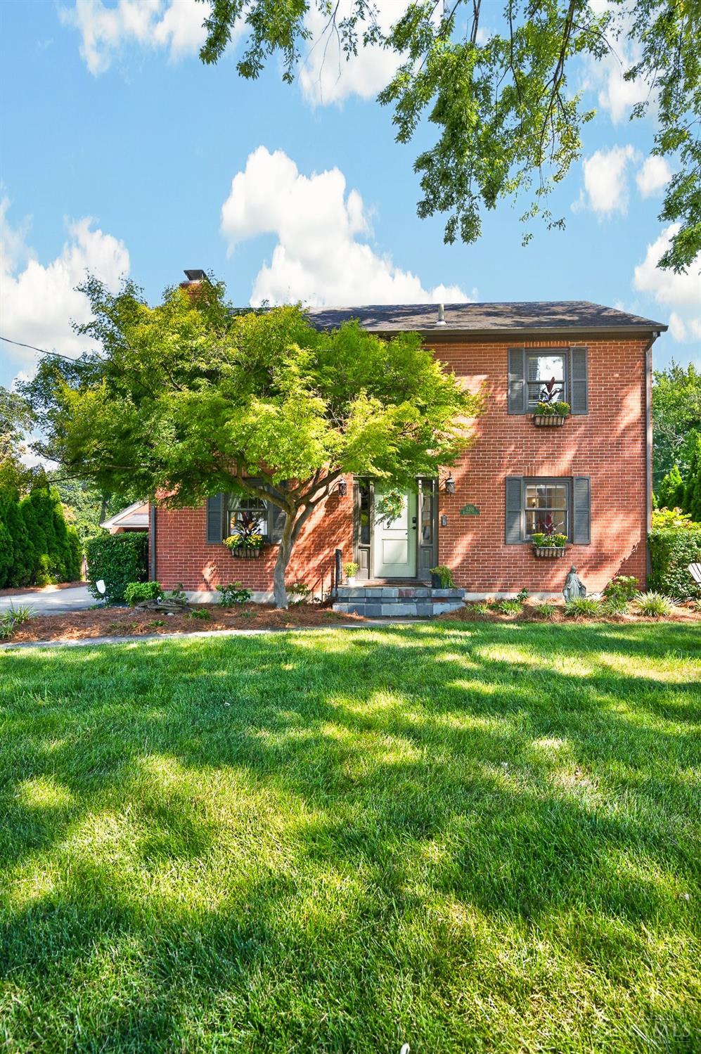 3301 Hampton Place Property Photo 3
