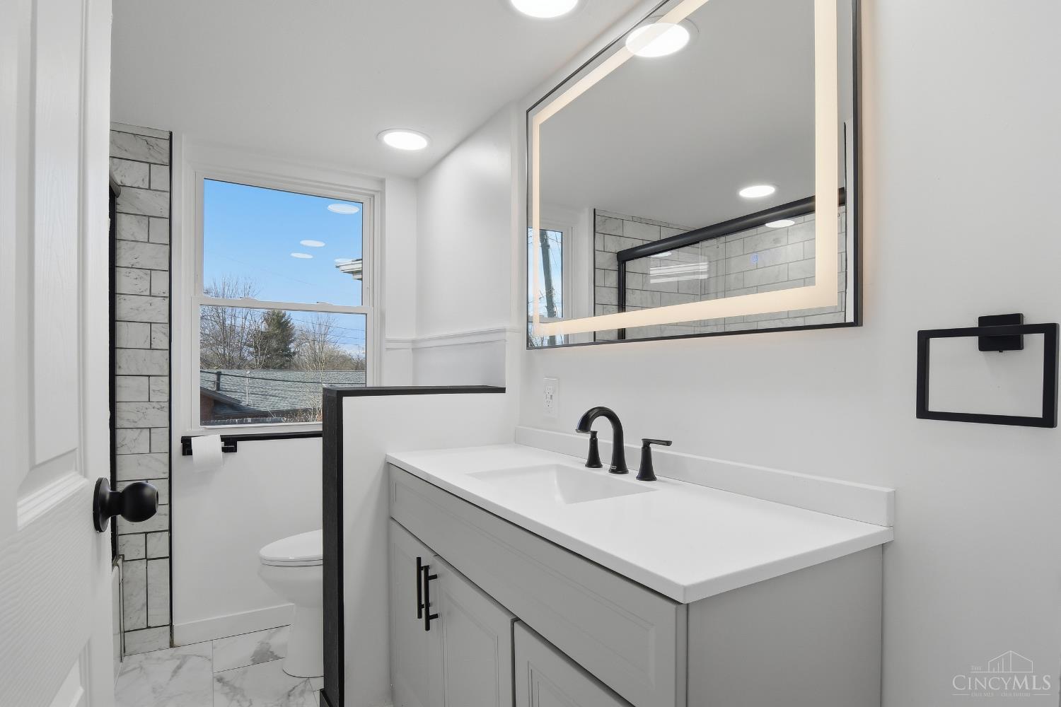 6101 Capri Drive Property Photo 10