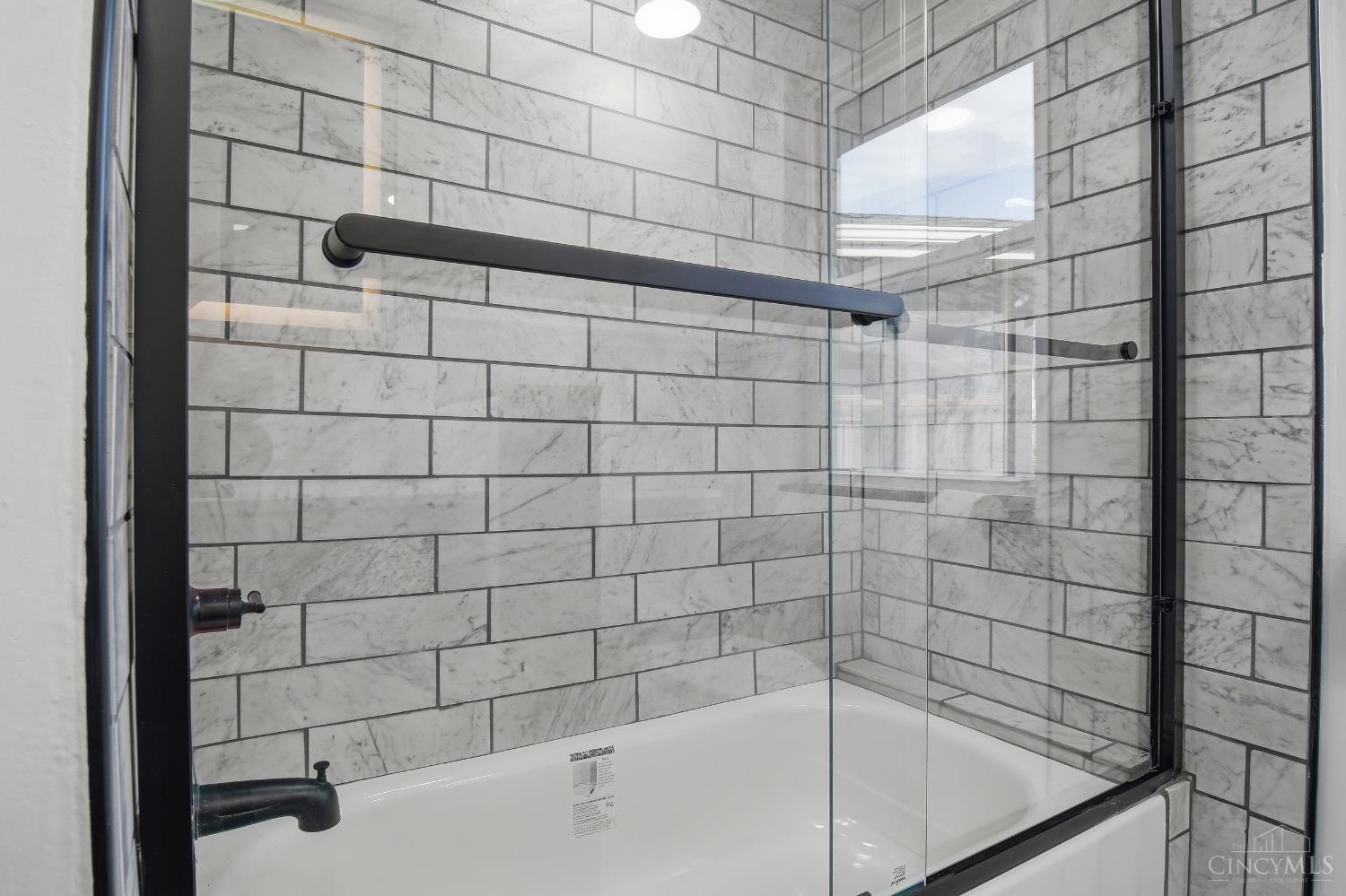 6101 Capri Drive Property Photo 11