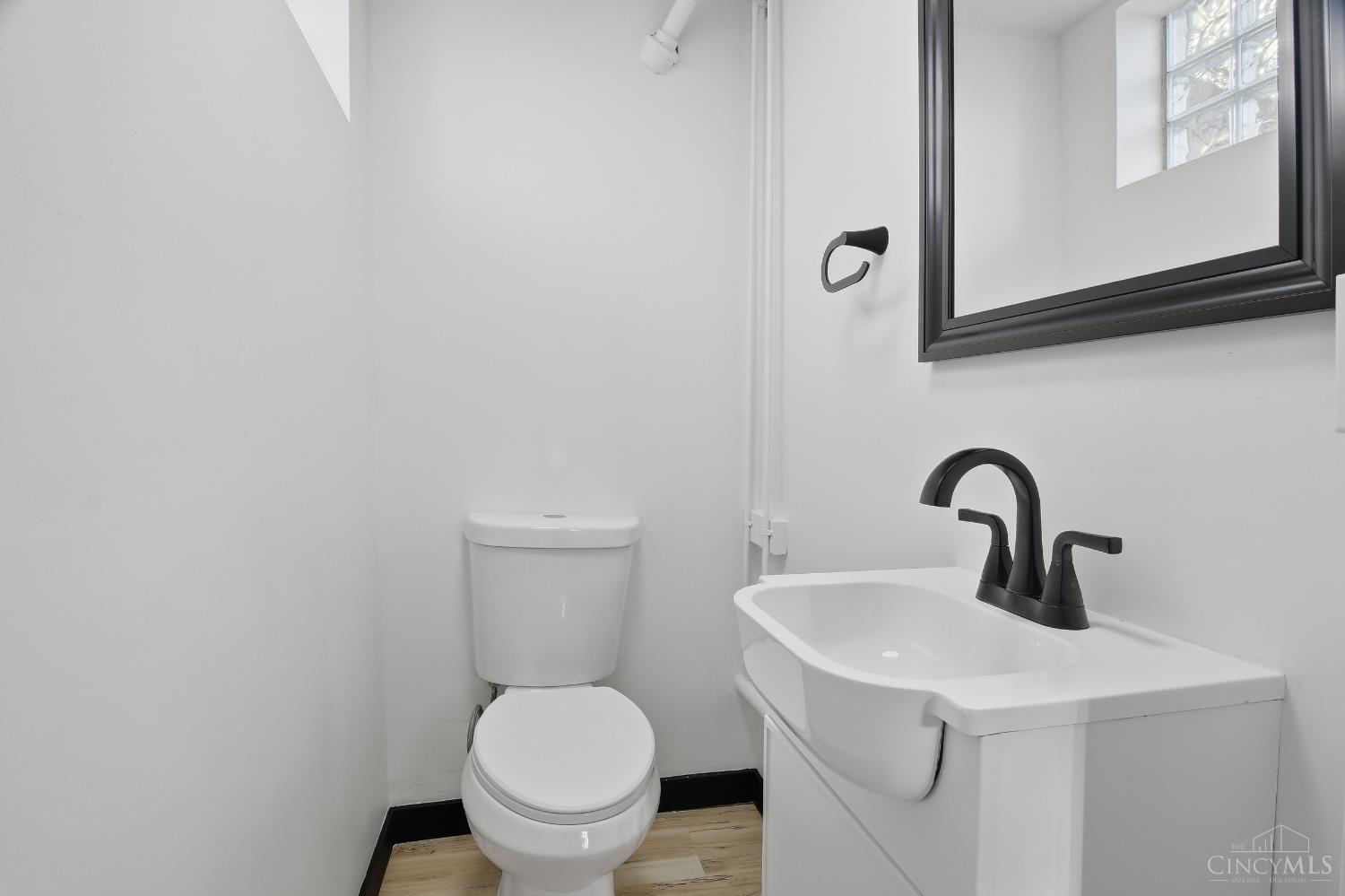 6101 Capri Drive Property Photo 14