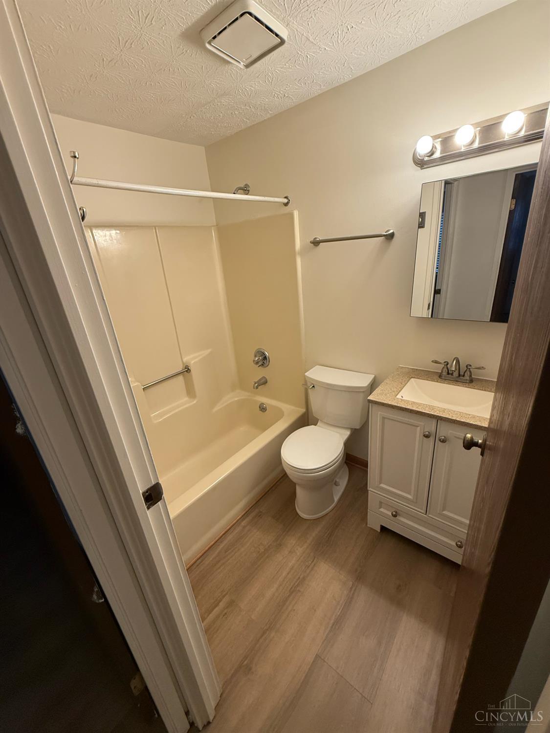 6485 Cheviot Road Property Photo 9