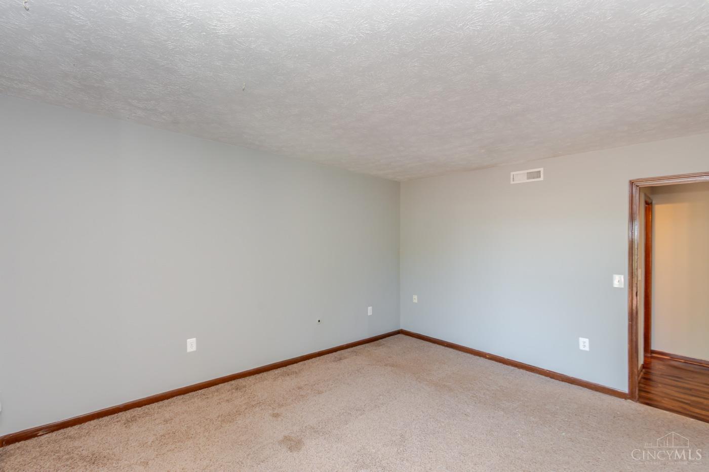 7816 Betsy Ross Circle Property Photo 12