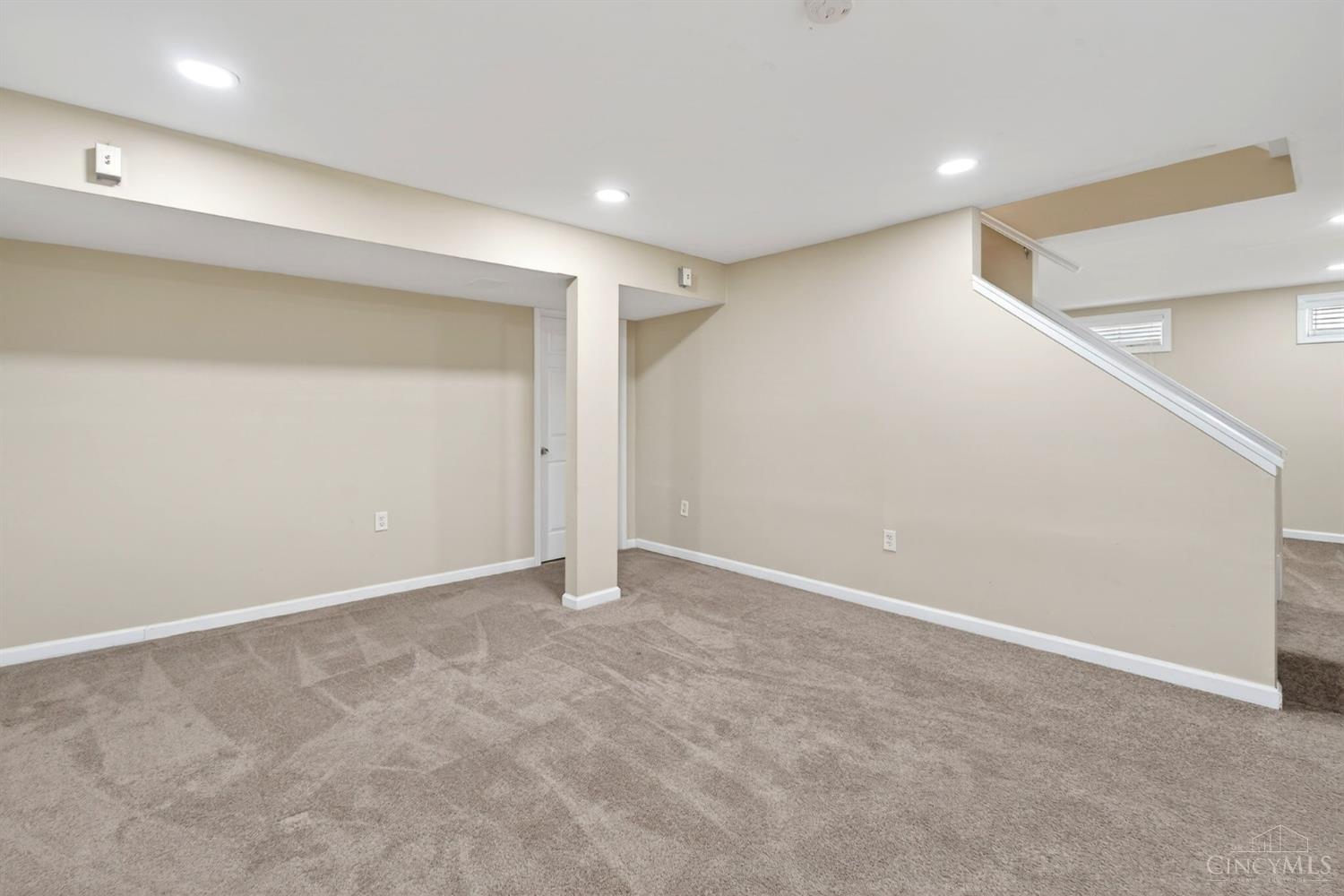 6978 Fallen Oaks Dr Property Photo 12