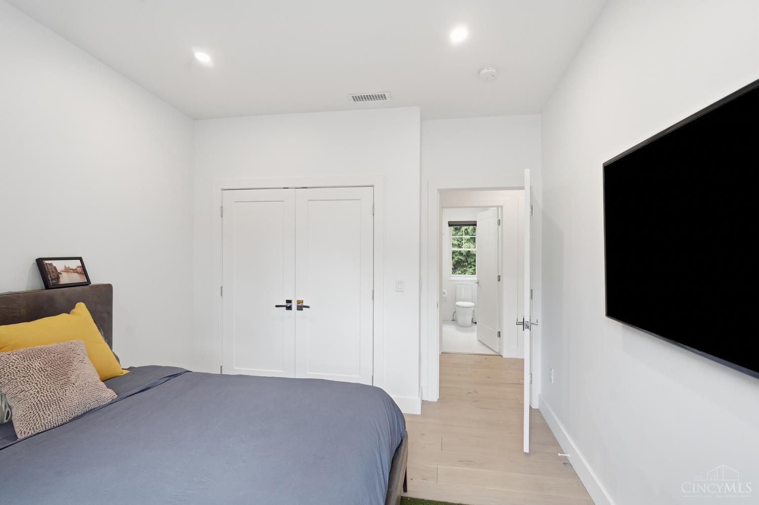 2124 Gold Street Property Photo 52