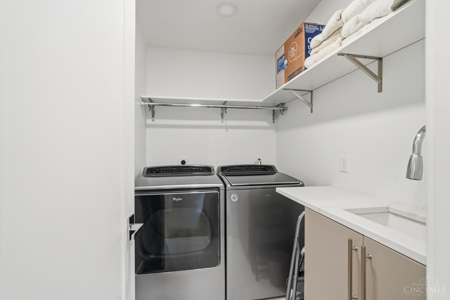 2124 Gold Street Property Photo 55