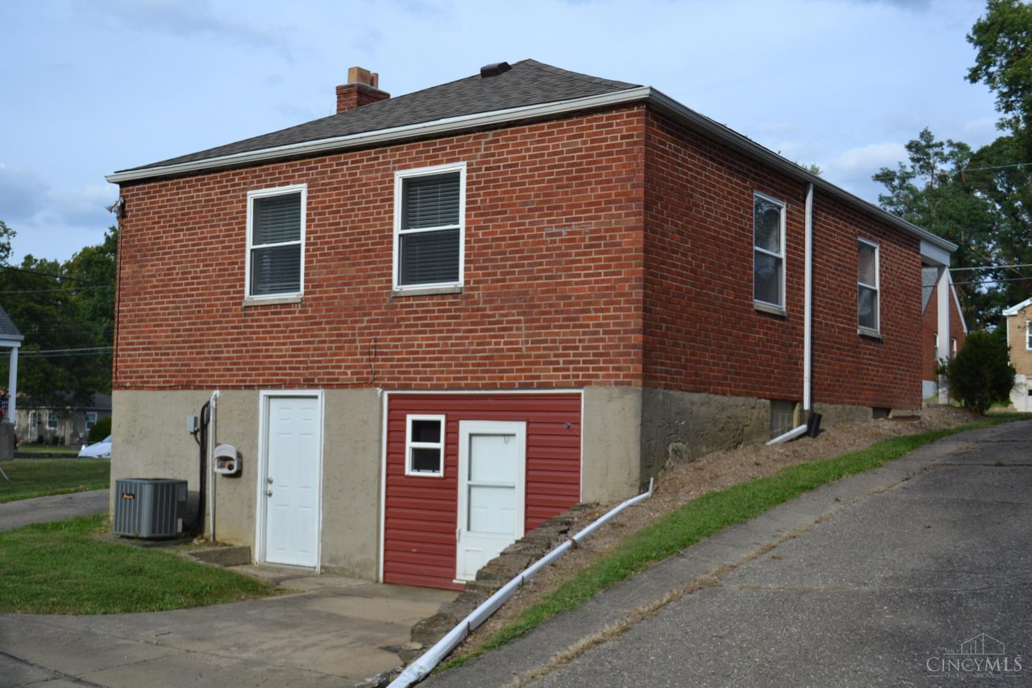 3935 Carrie Avenue Property Photo 4