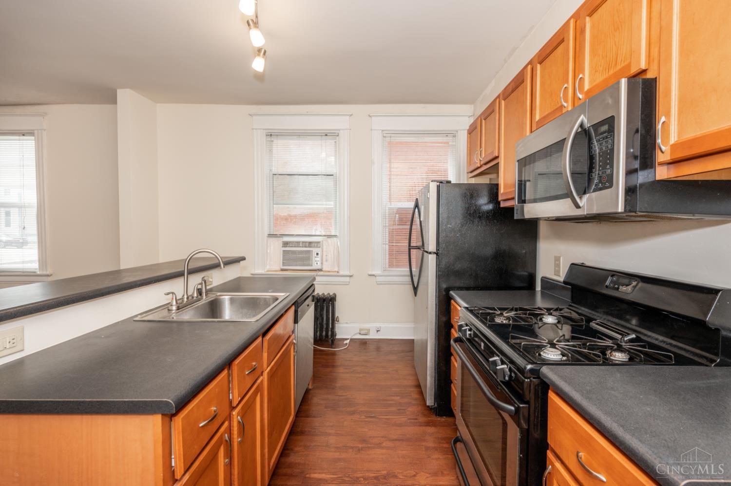 2921 Bellevue Avenue Property Photo 5