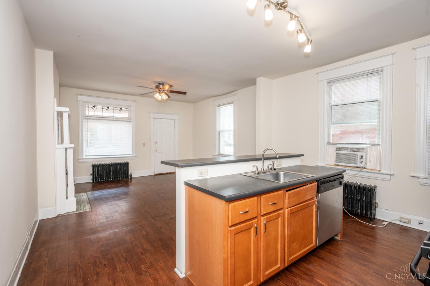 2921 Bellevue Avenue Property Photo 6