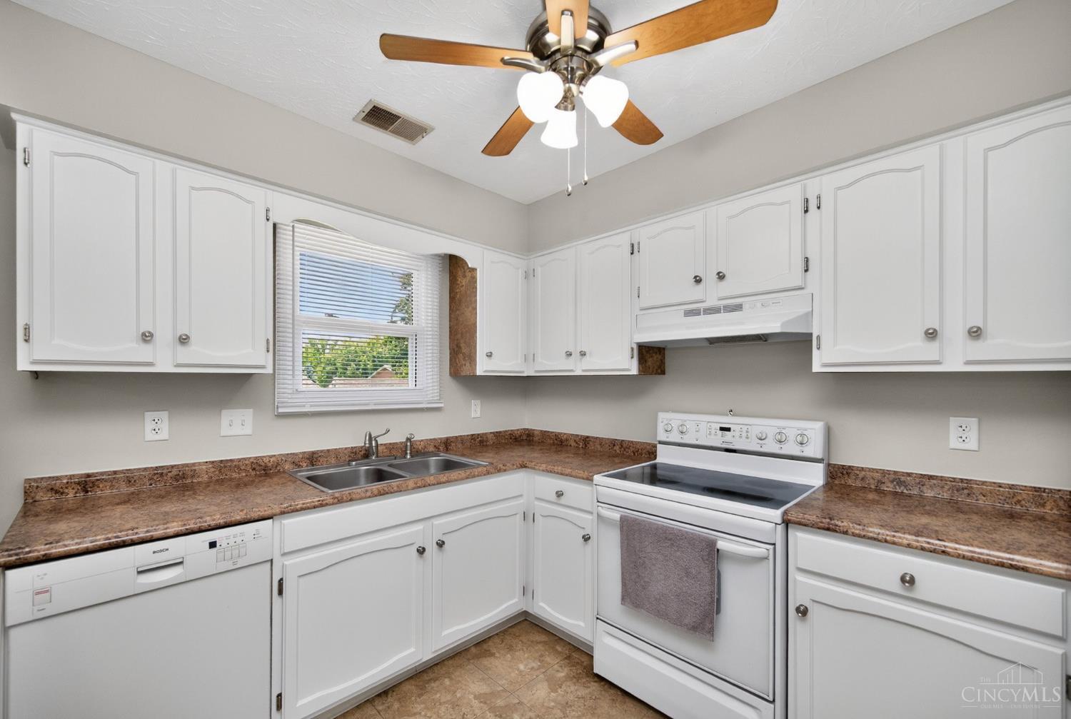 4301 Post Rail Lane Property Photo 12