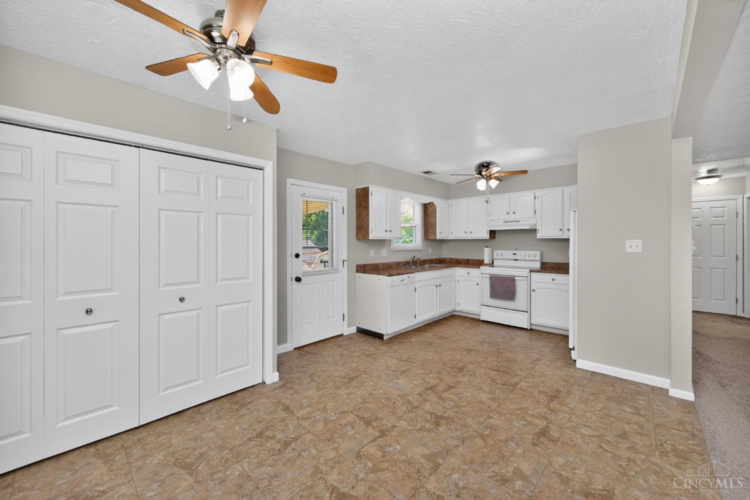 4301 Post Rail Lane Property Photo 14