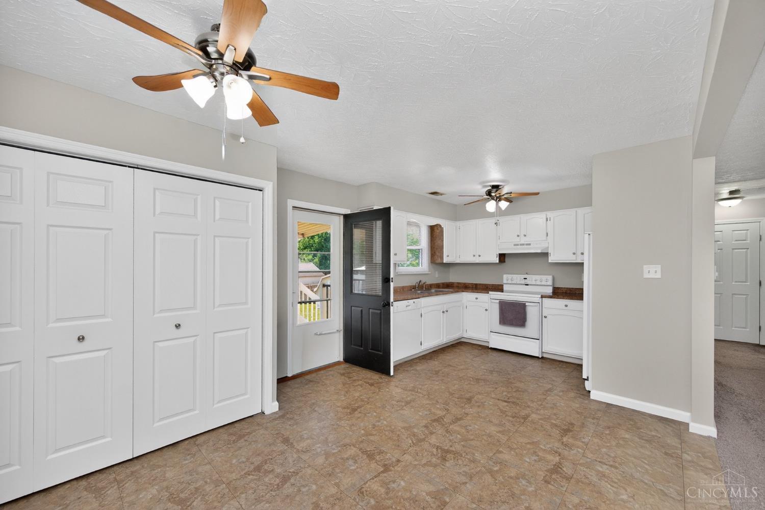 4301 Post Rail Lane Property Photo 15