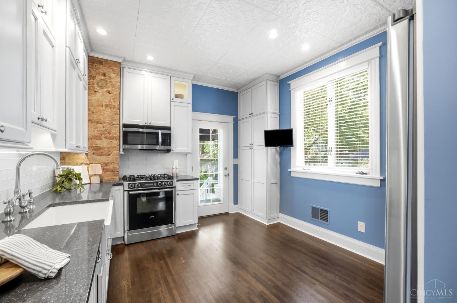 3767 Hyde Park Avenue Property Photo 11
