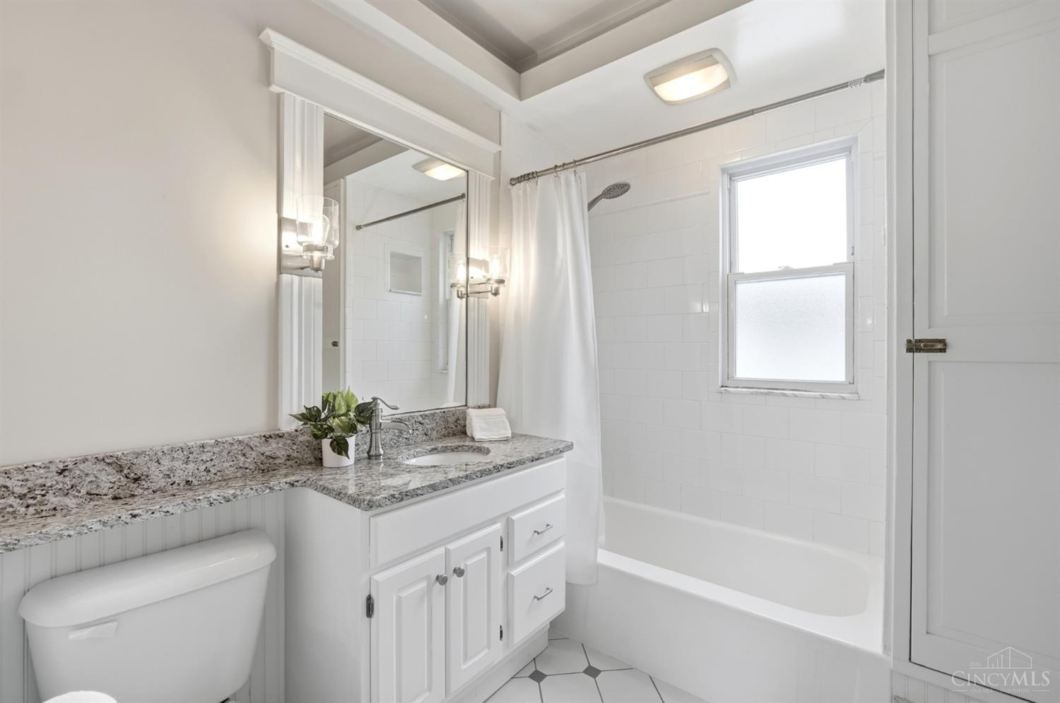 3767 Hyde Park Avenue Property Photo 22