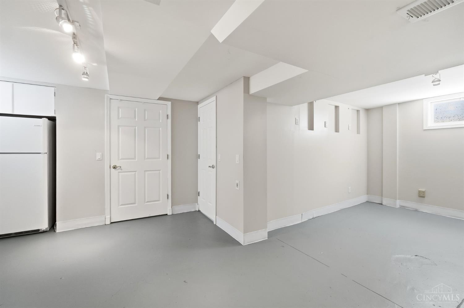 3767 Hyde Park Avenue Property Photo 31