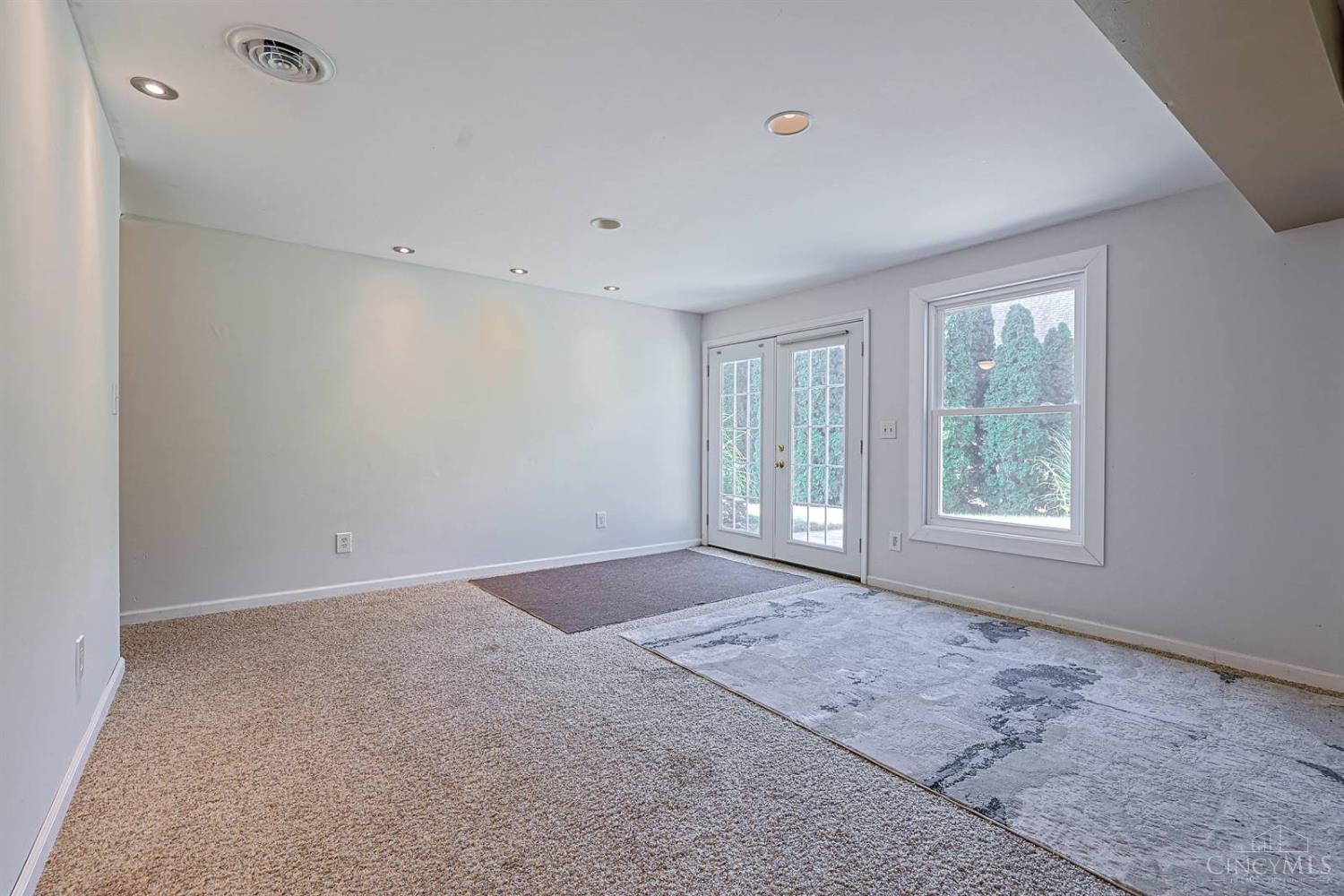 8485 Deer Path Property Photo 28