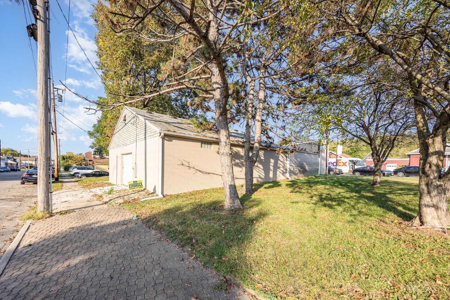 8611 Reading Road Property Photo 5