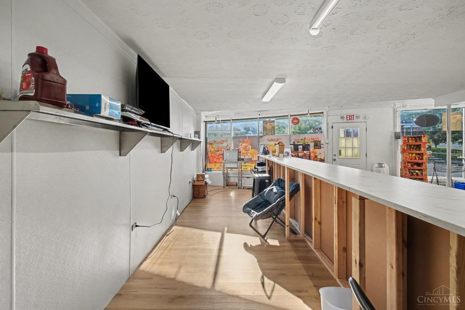 8611 Reading Road Property Photo 17