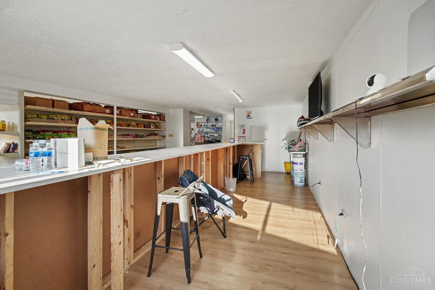 8611 Reading Road Property Photo 18