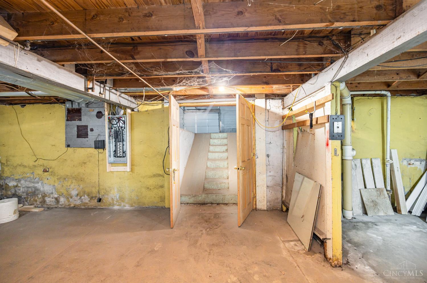 8611 Reading Road Property Photo 26