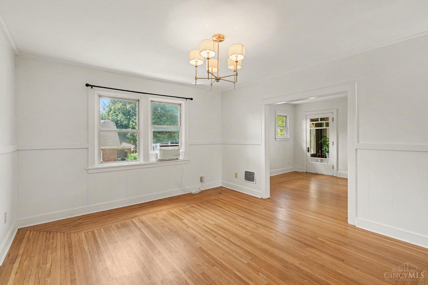 527 Flatt Terrace Property Photo 7