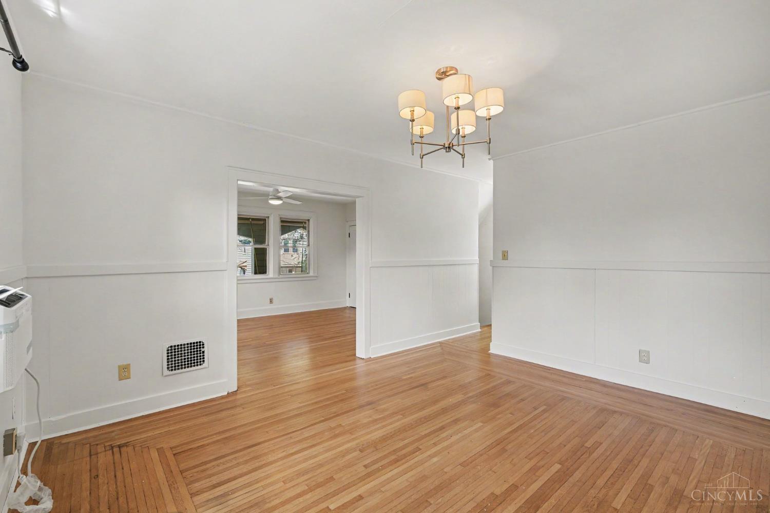 527 Flatt Terrace Property Photo 8